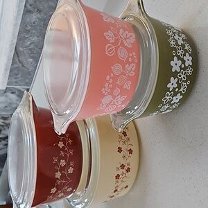 Vintage Pyrex Casserole with lids 4pcs set